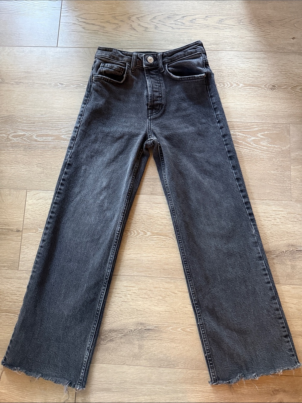 Zara Women's Black Wide Leg Raw Hem Jeans